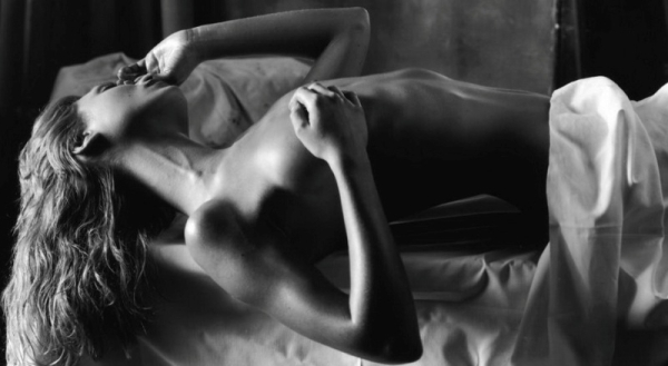 Женское тело и геометрия в работах фотографа Кристиана Коиньи