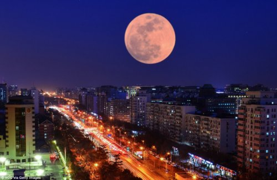 Вчені пояснили, чому люди не сплять у повню