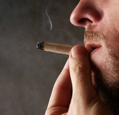 Навіщо ви, дівчата, лиходіїв любите?