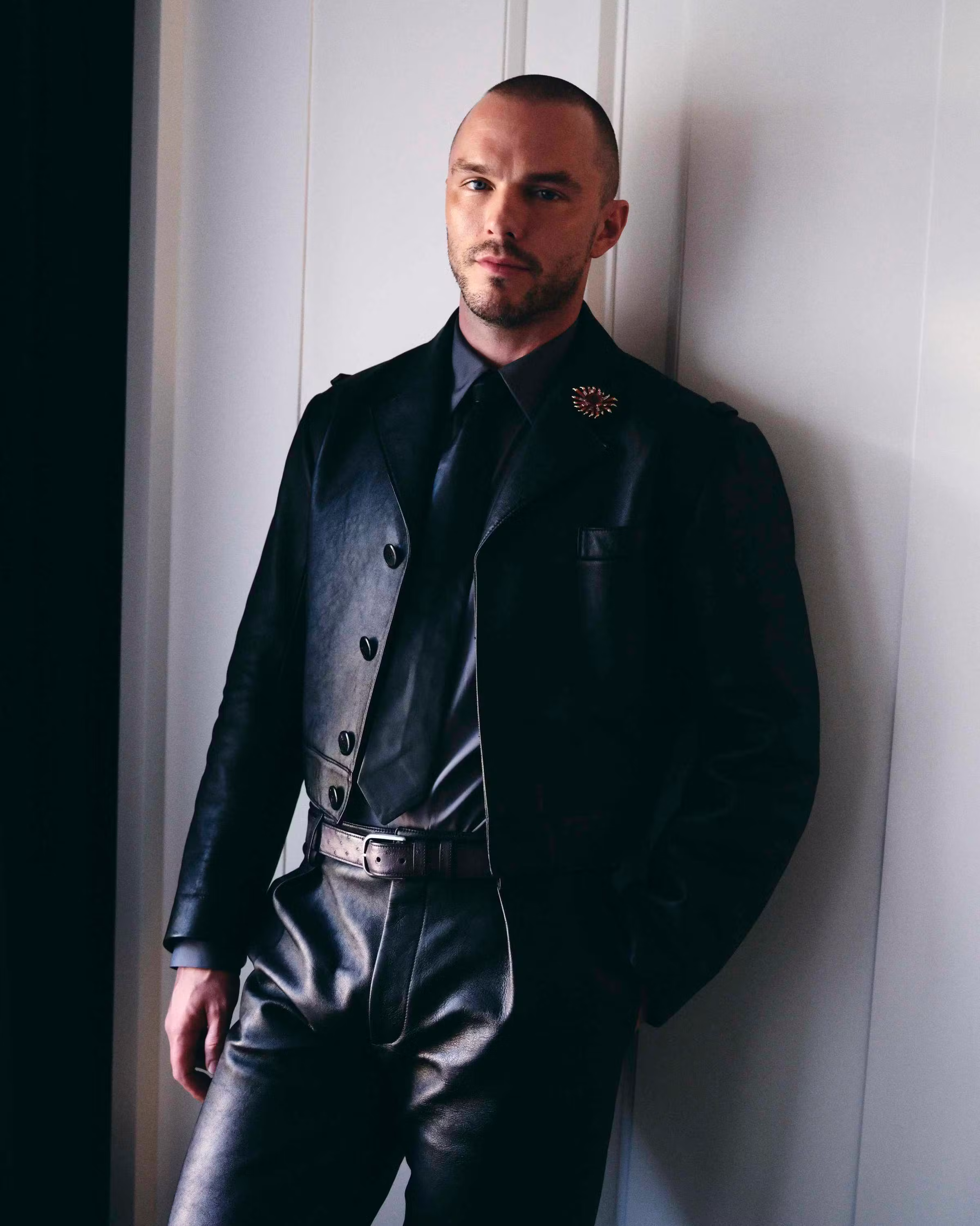 Ніколас Голт у шкірі Prada на Met Gala 2026 7