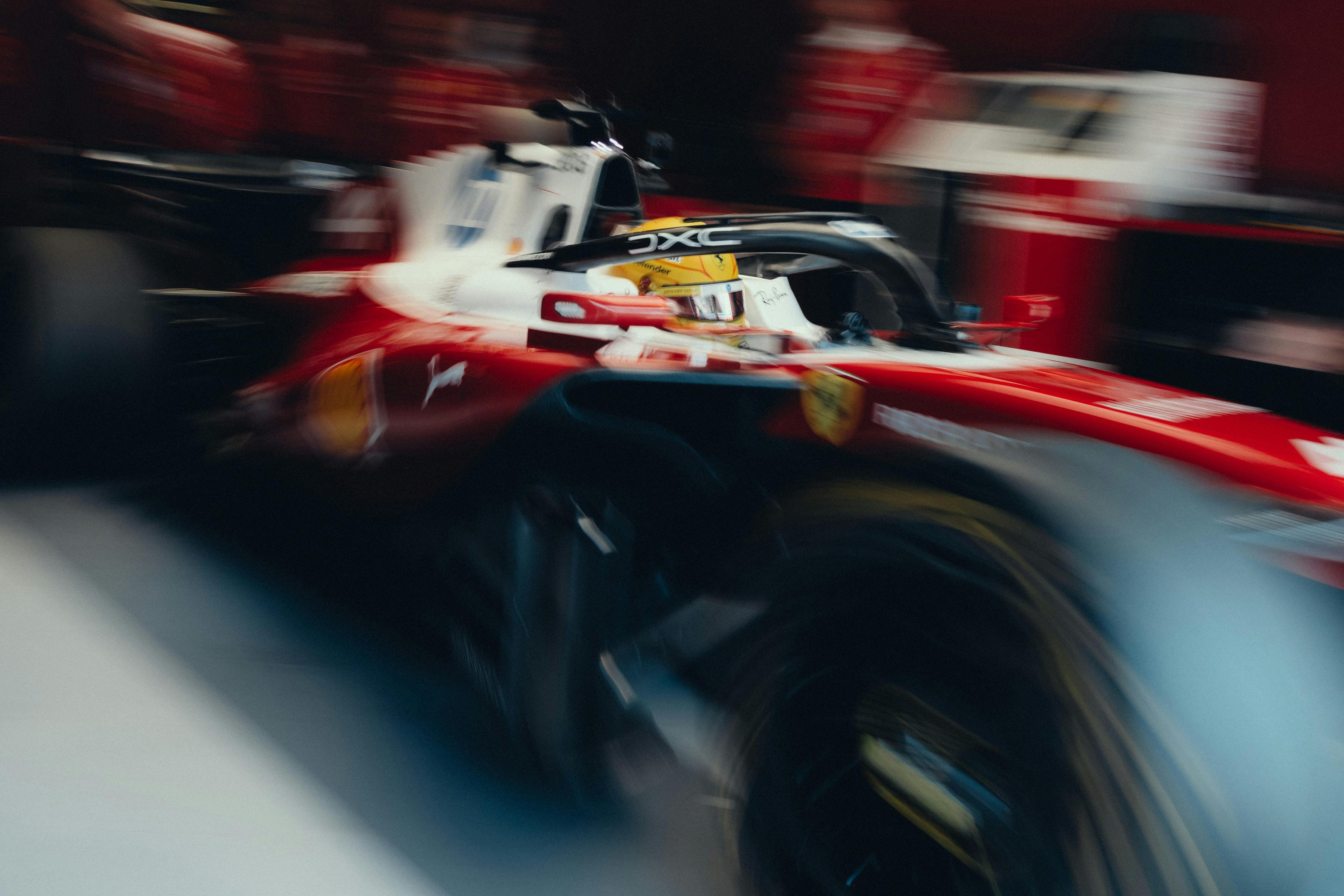 Що робили Льюїс Гамілтон і Шарль Леклер на приватній трек-дні Ferrari? 10