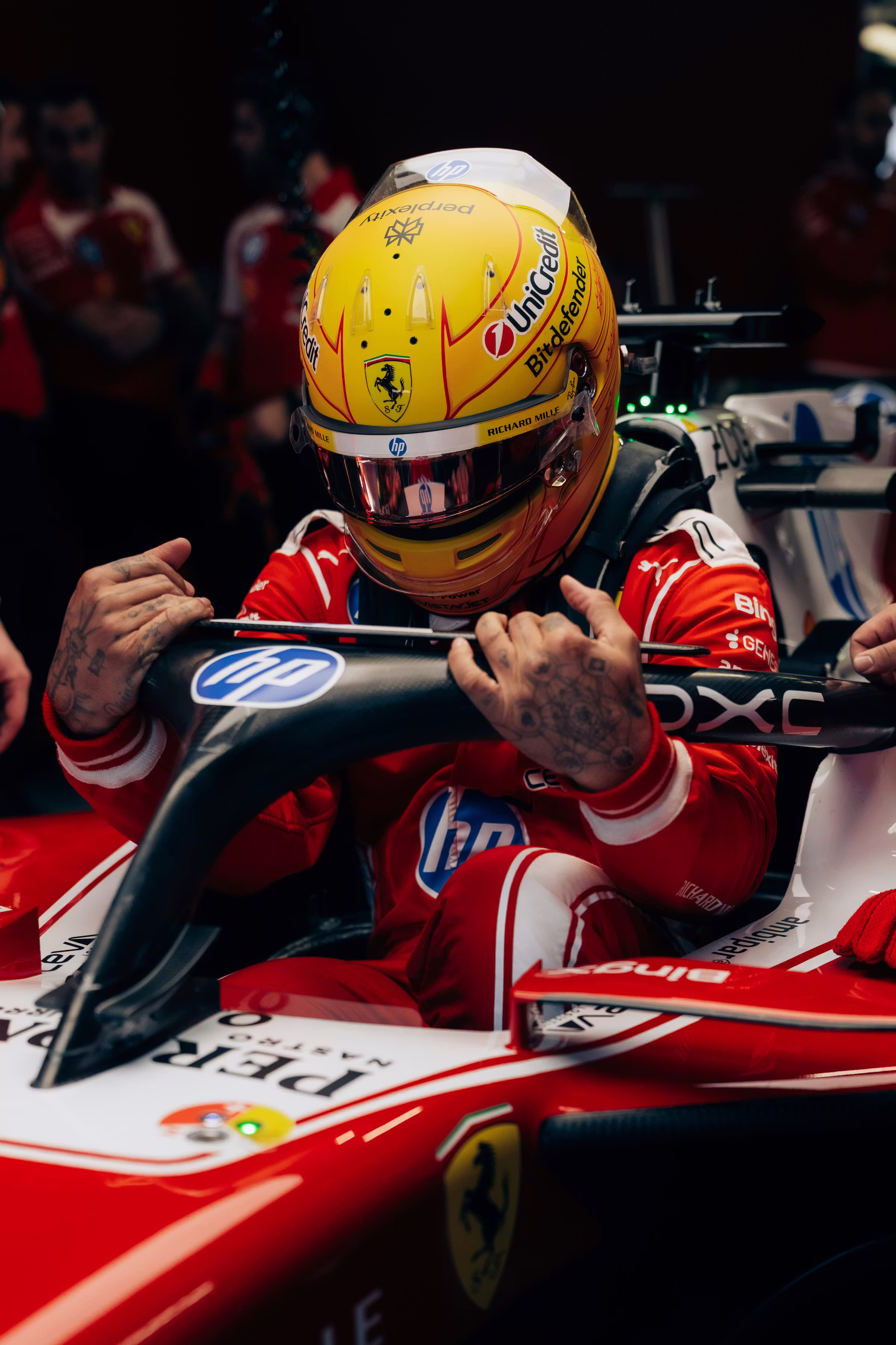 Що робили Льюїс Гамілтон і Шарль Леклер на приватній трек-дні Ferrari? 11