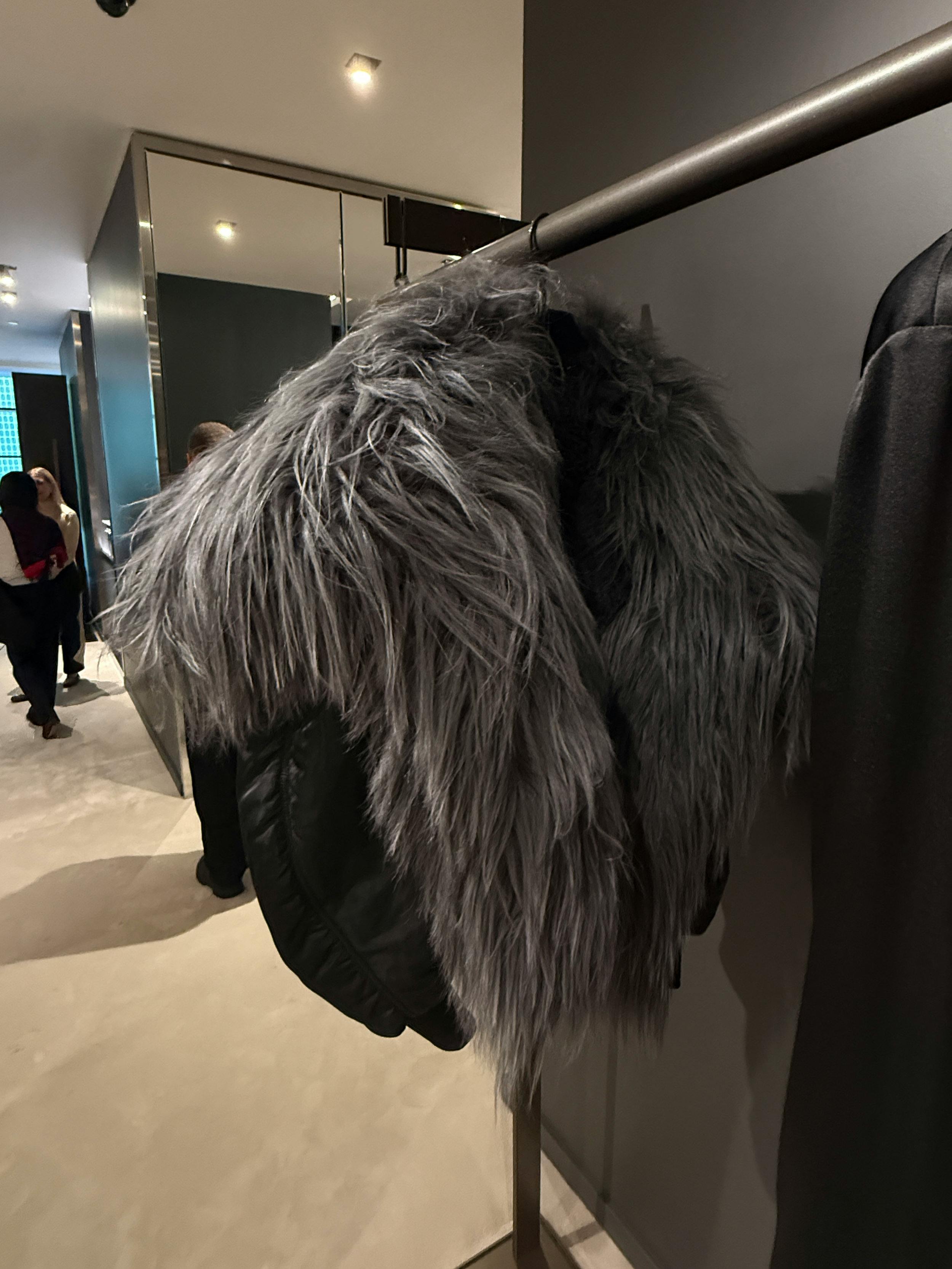 Демис Звук Gucci: Відчуття Часу в Серці Нью-Йорка 21