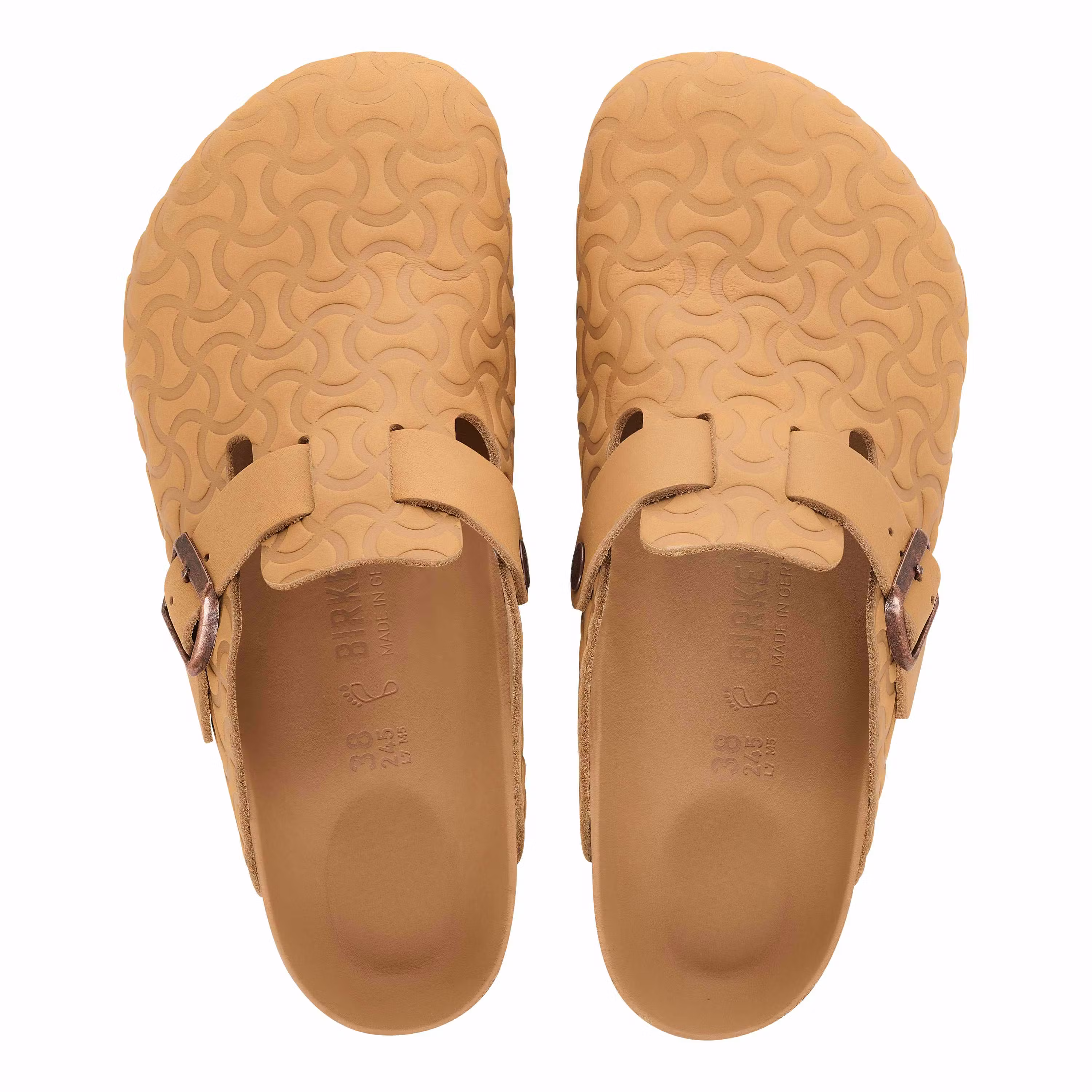 Бостон від Birkenstock відсвяткував півстоліття. На черзі — переосмислення. 35