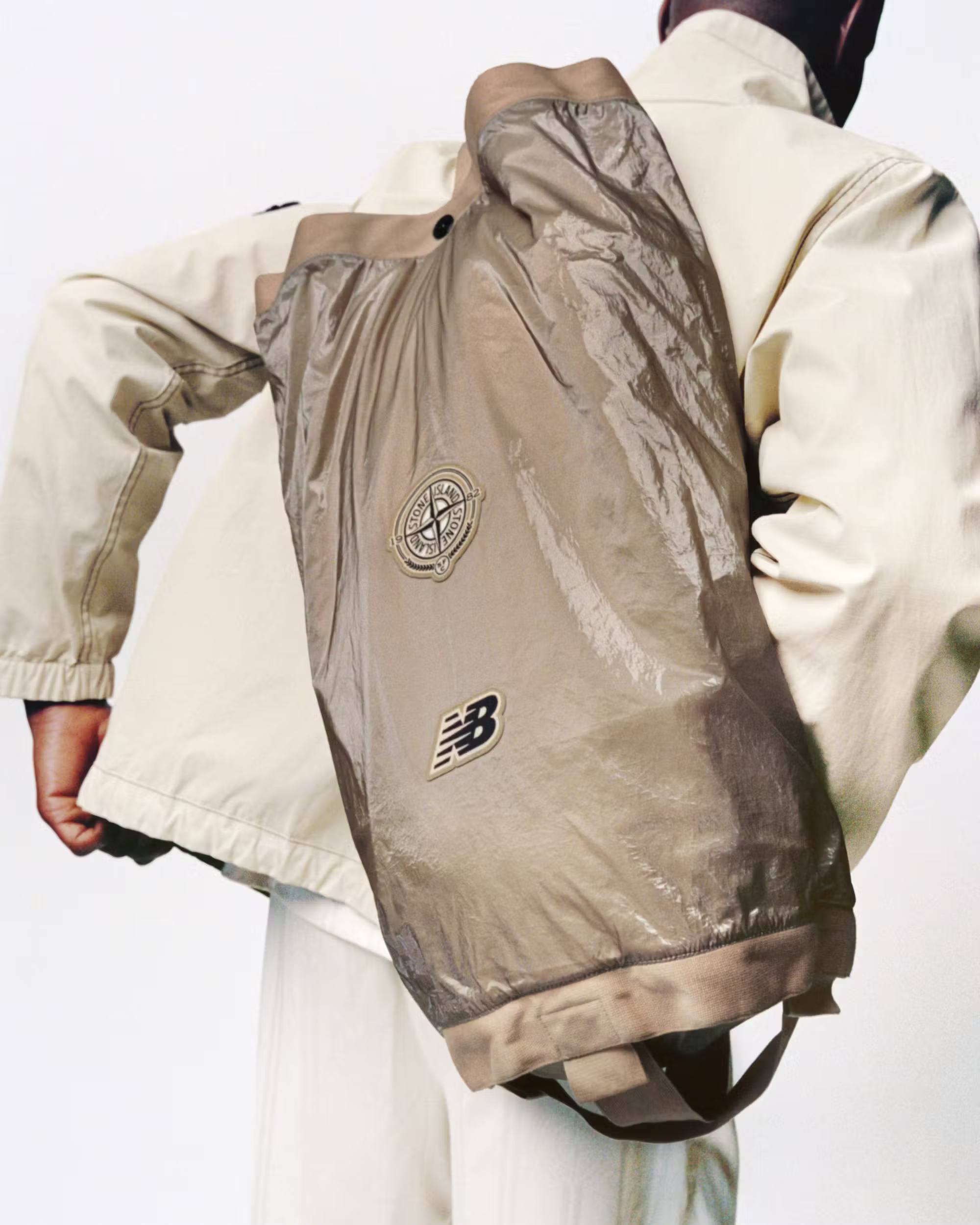 Новий витвір Stone Island і New Balance: шовковиста досконалість 13