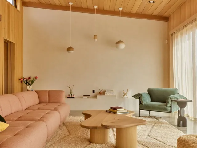 Прихований у Джошуа-Три, цей Airbnb – мрійний простір з високою точністю звуку, створений для творчих втеч 16