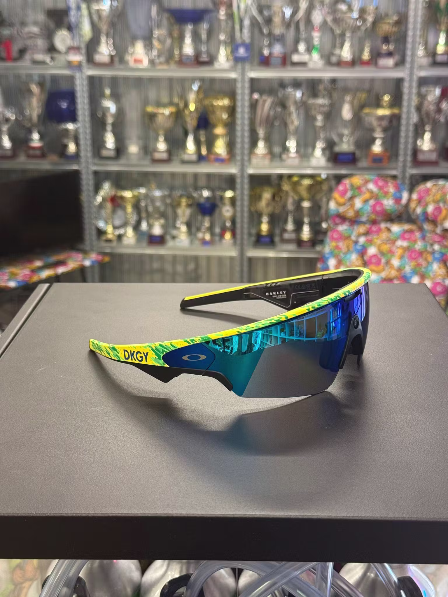 Окуляри для чемпіонів: таємниці Oakley 32