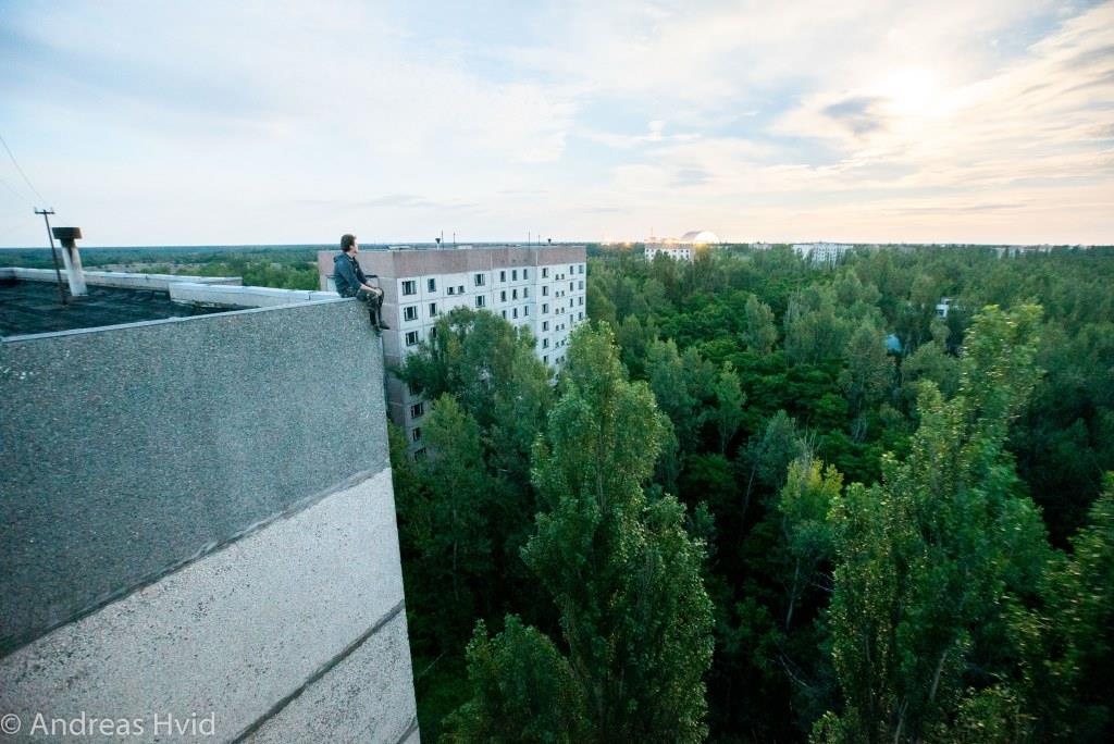 Фотомистець з Данії у лоні розпаду та пристрасті, де іржавіє час, а тіла розквітають в забутті. 27