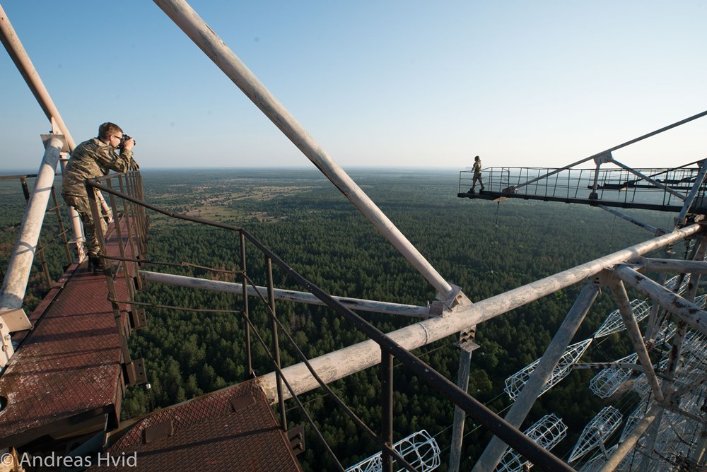 Фотомистець з Данії у лоні розпаду та пристрасті, де іржавіє час, а тіла розквітають в забутті. 24