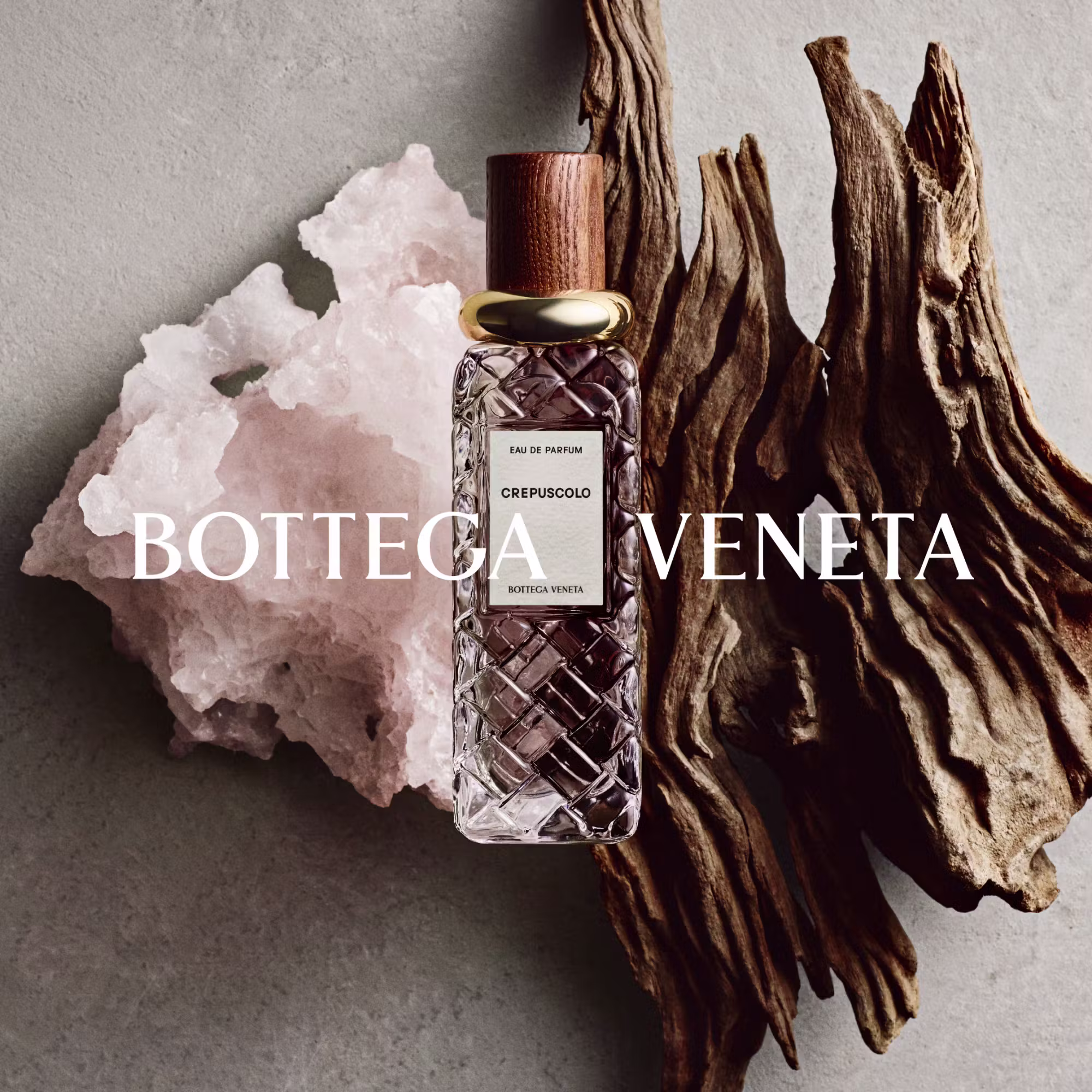 Пляшечки парфумів Bottega такі ж вишукані, як і їхні сумки 19