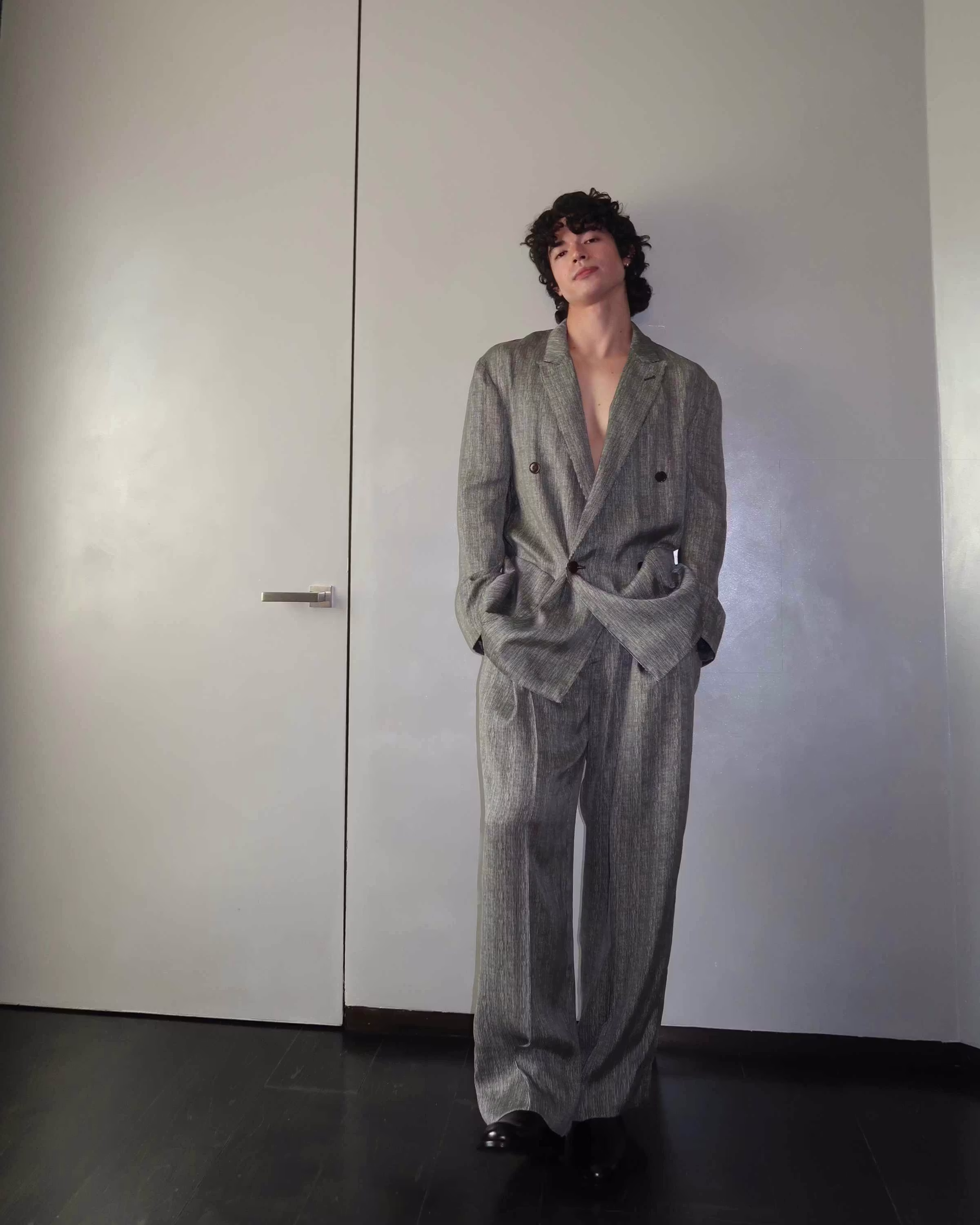 Таємниця Конона Ґрея: Як вистояти на подіумі Armani 14