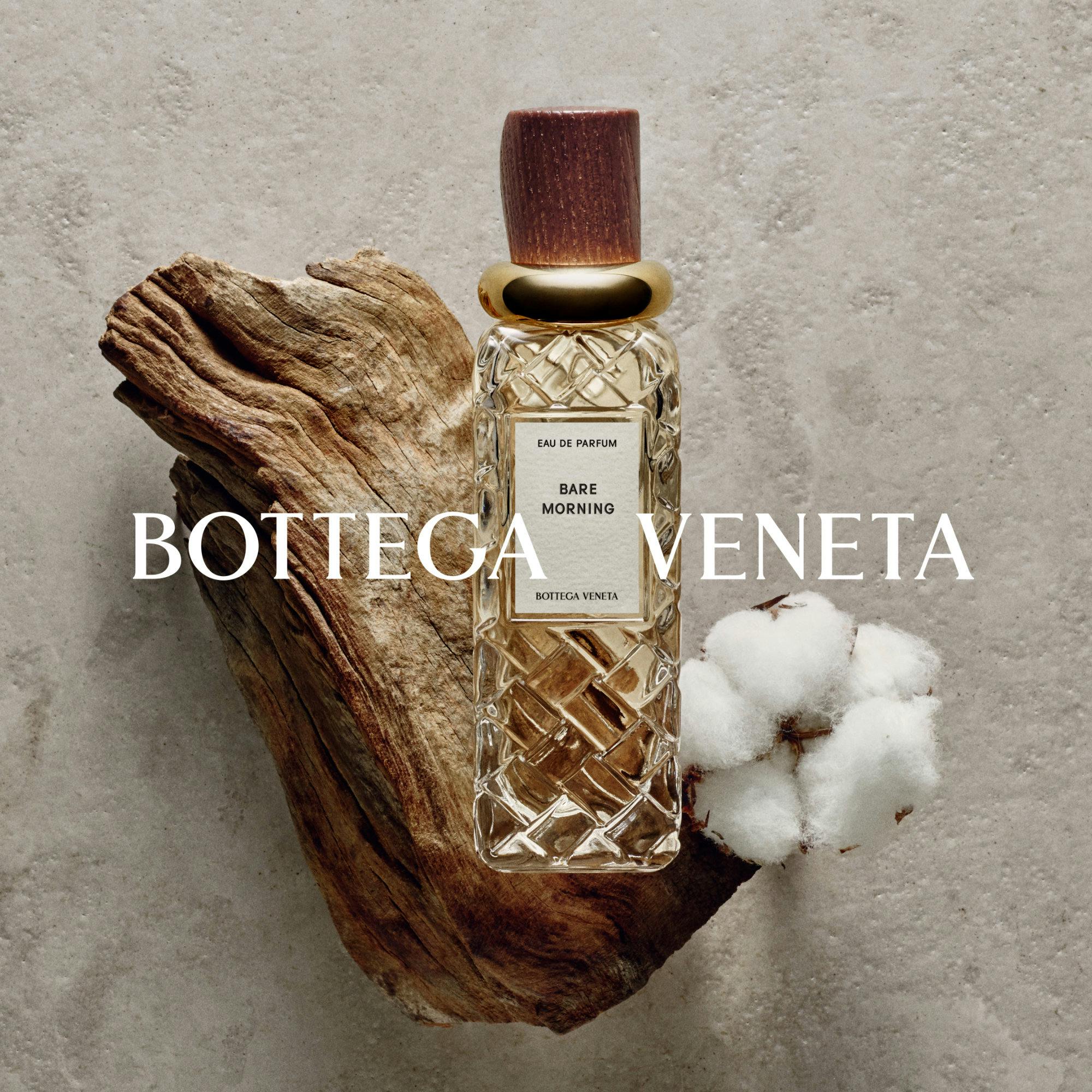 Пляшечки парфумів Bottega такі ж вишукані, як і їхні сумки 23