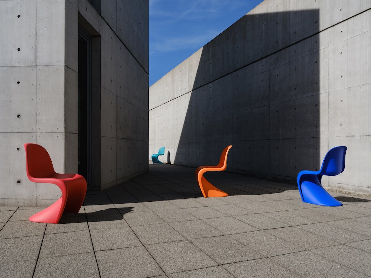 Який абсолютний колір для стільця Panton від Vitra? 2 Який абсолютний колір для стільця Panton від Vitra? 2