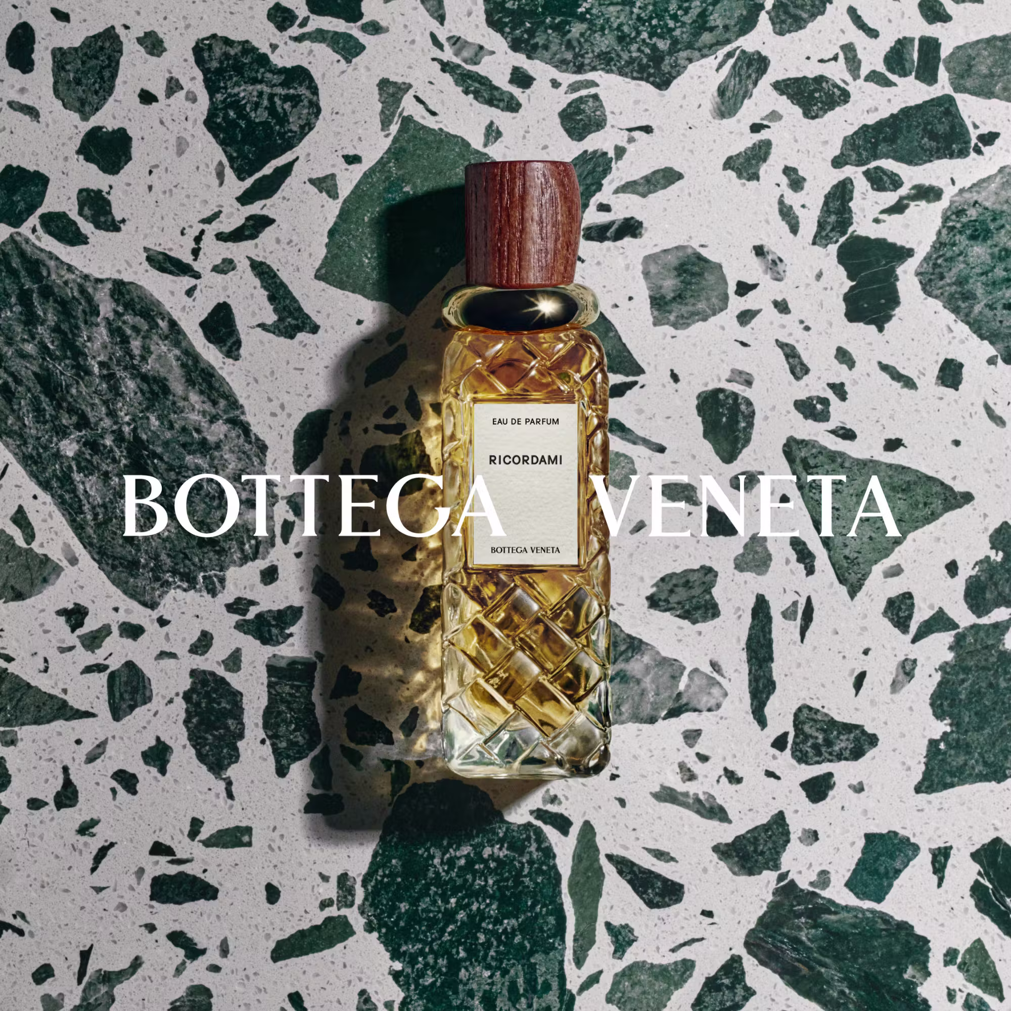 Пляшечки парфумів Bottega такі ж вишукані, як і їхні сумки 22