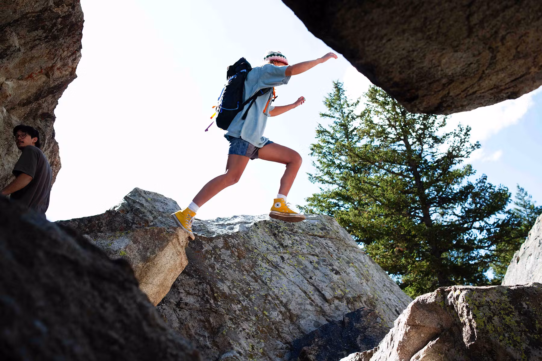Плаваючи на вершину з Mountain Hardwear 12 Плаваючи на вершину з Mountain Hardwear 12