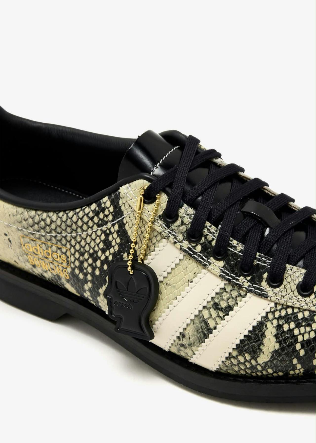 Оксамитова зухвалість балеток для боулінгу від Adidas: коли безтурботність зустрічає вишуканість. 3