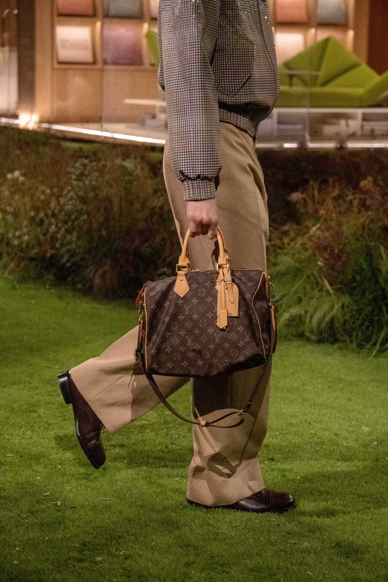 Шовк від Louis Vuitton: відповідь на виклики стихії 14