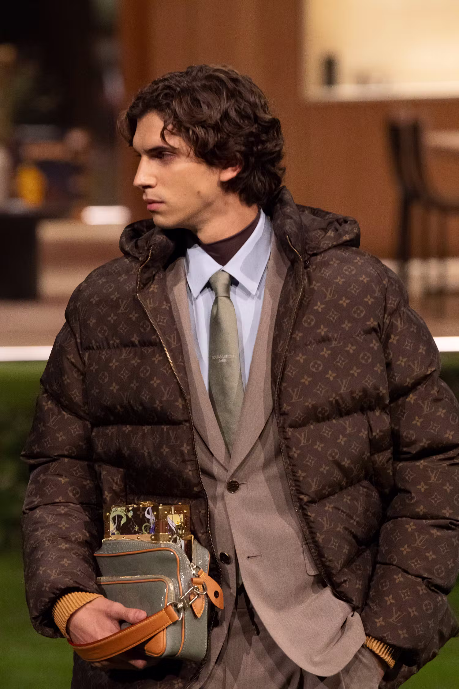 Шовк від Louis Vuitton: відповідь на виклики стихії 13