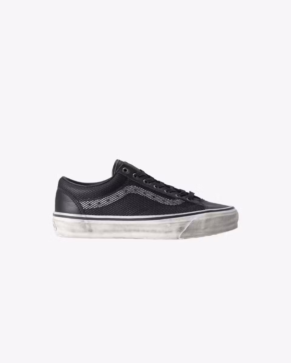 Найкращі кросівки тижня: від New Balance до Vans 13