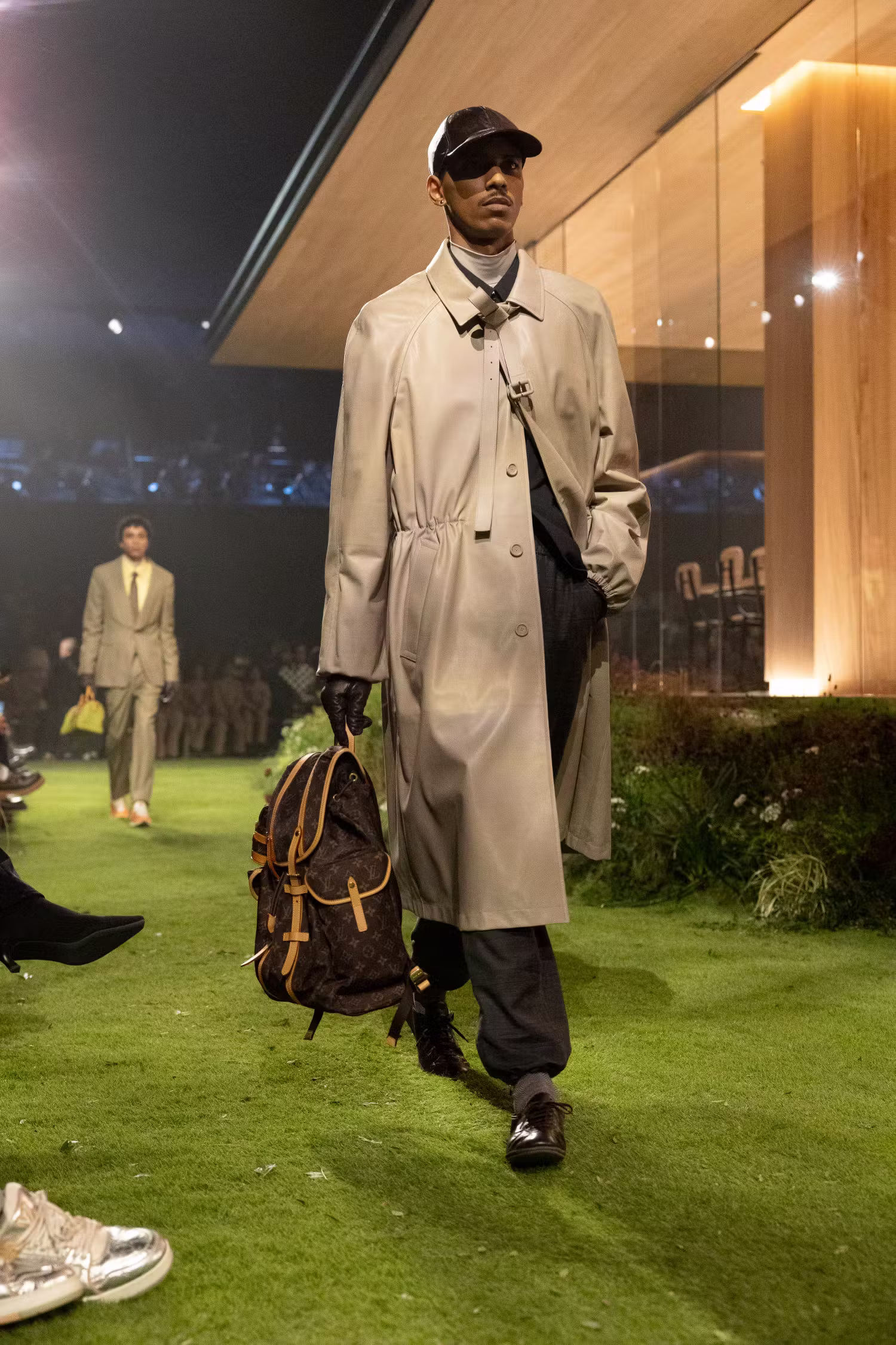Шовк від Louis Vuitton: відповідь на виклики стихії 12