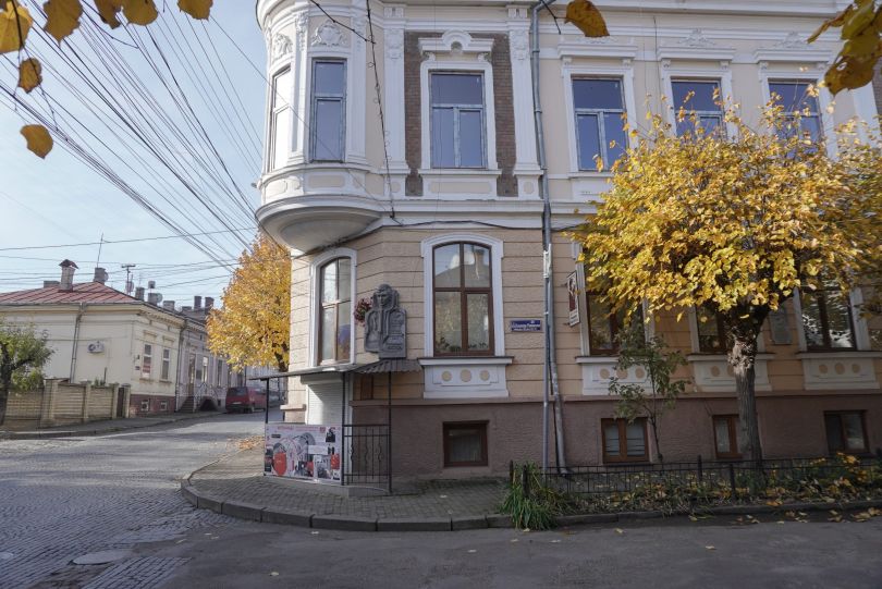 Володимир Івасюк: приховані нитки долі митця, що плекав мелодії душі 46