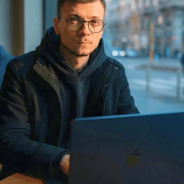 Високоцінні риси партнерки, що їх шукають мудрі чоловіки у жінках рівних собі