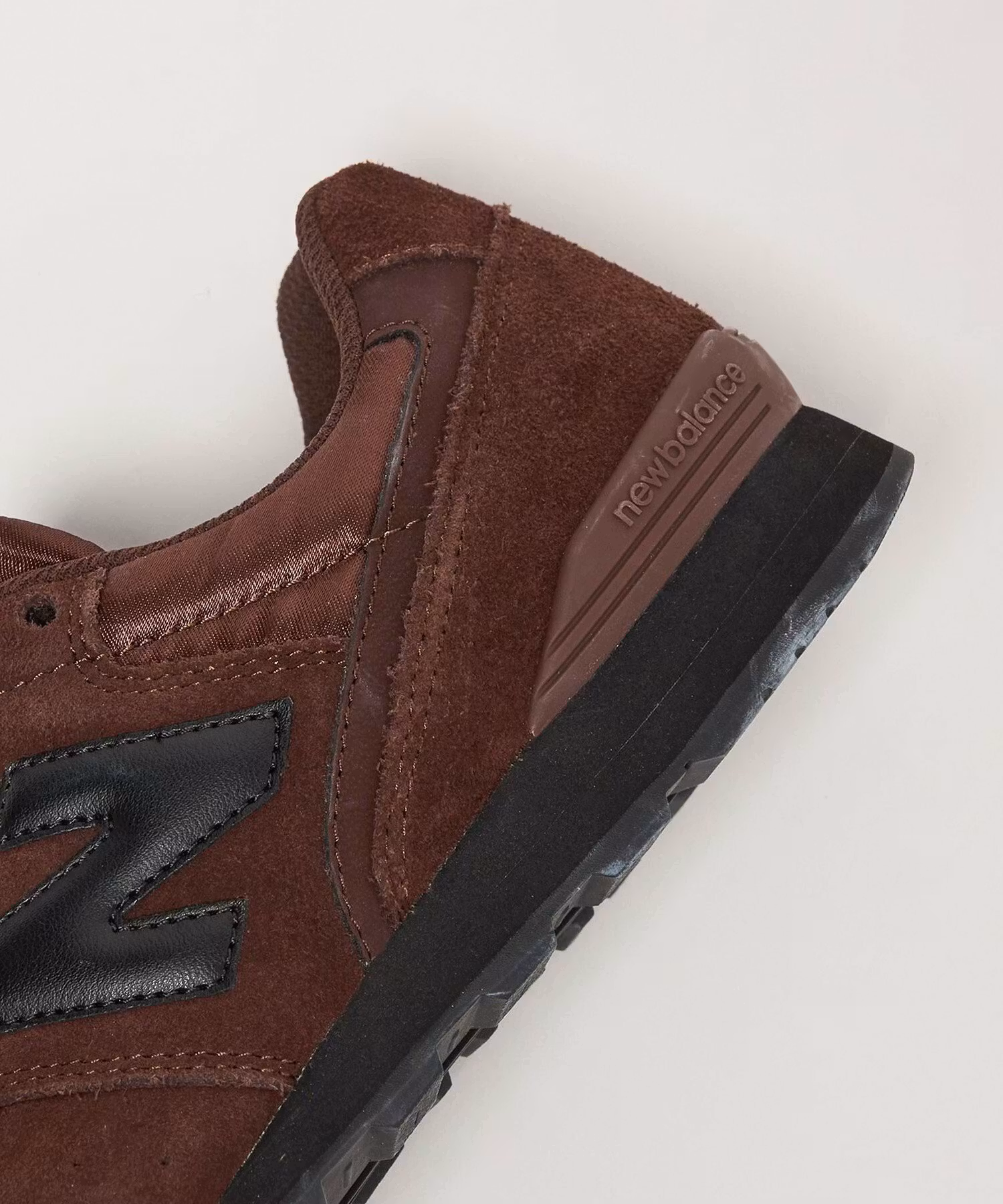 Атласні шнурки New Balance 996: рідкісний приклад вишуканості 3