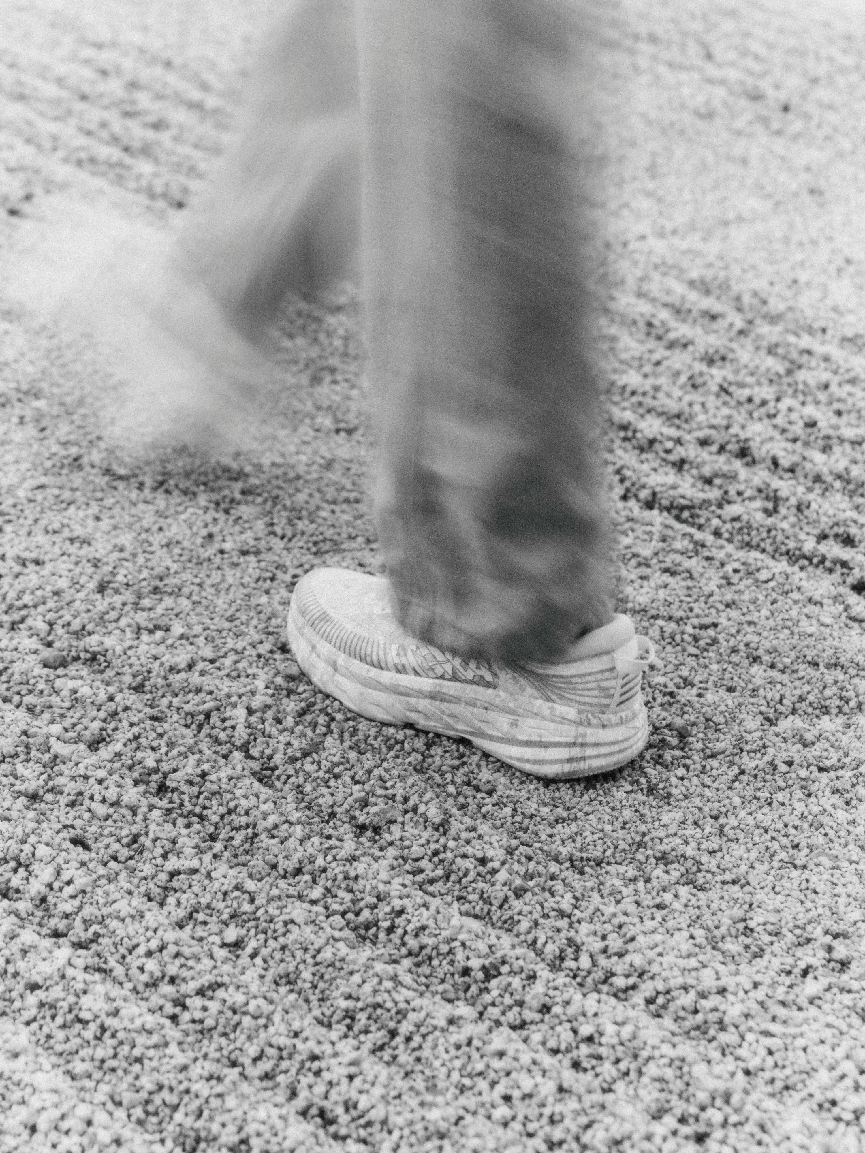HOKA та BEAMS створили для дзен-максималістів кросівки дідуся 28