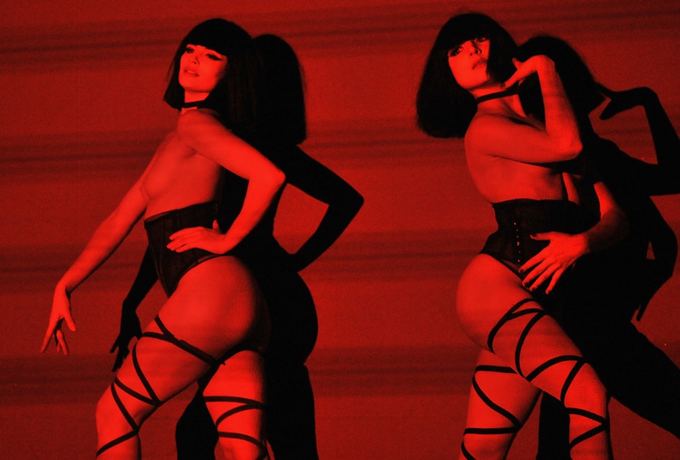 18 пелюсток ночі від Crazy Horse 25