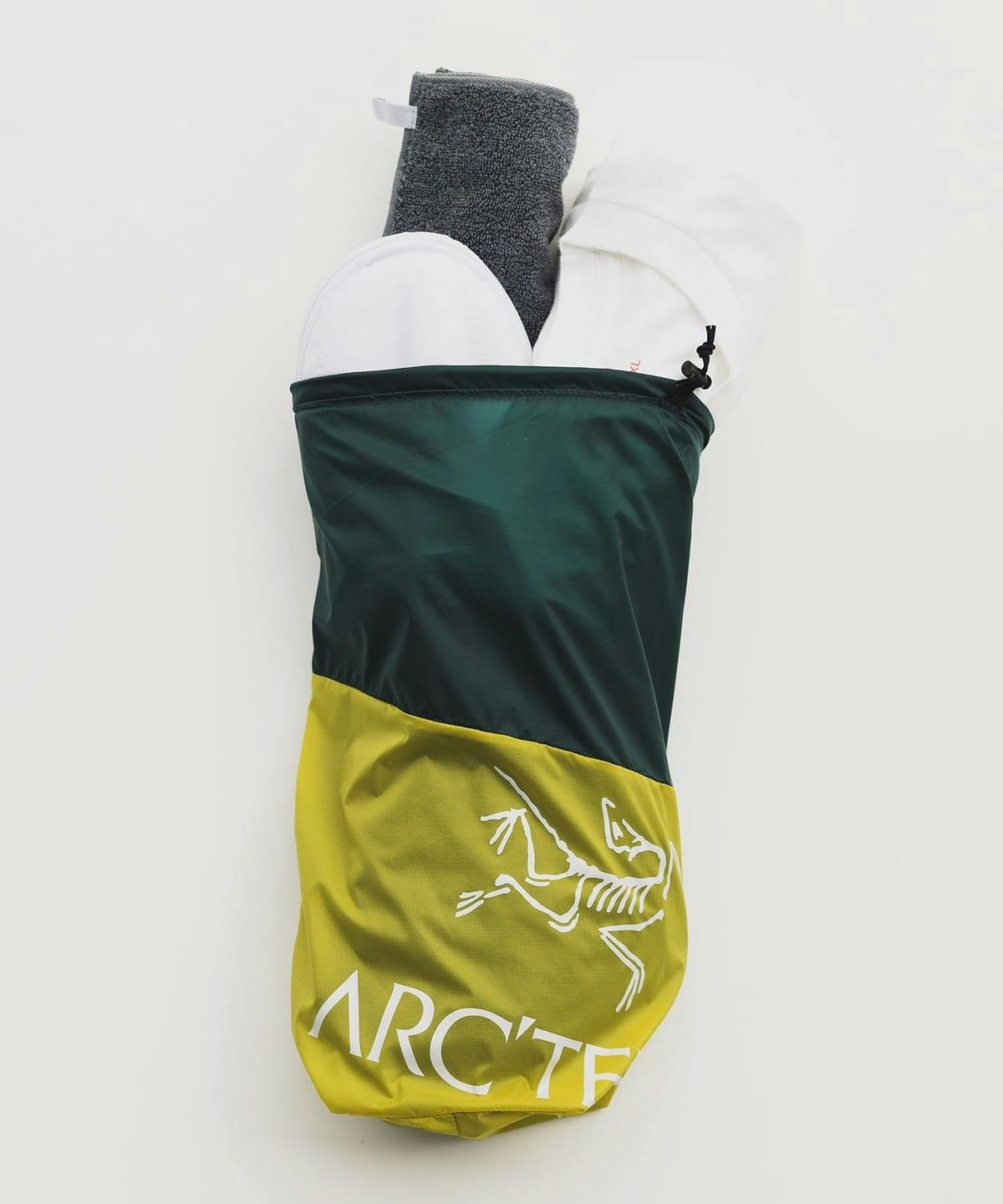 BEAMS переосмислив чохол Arc’Teryx для міських просторів 9 BEAMS переосмислив чохол Arc’Teryx для міських просторів 9