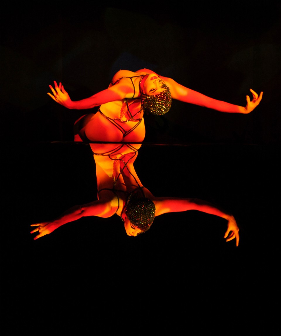 18 пелюсток ночі від Crazy Horse 27