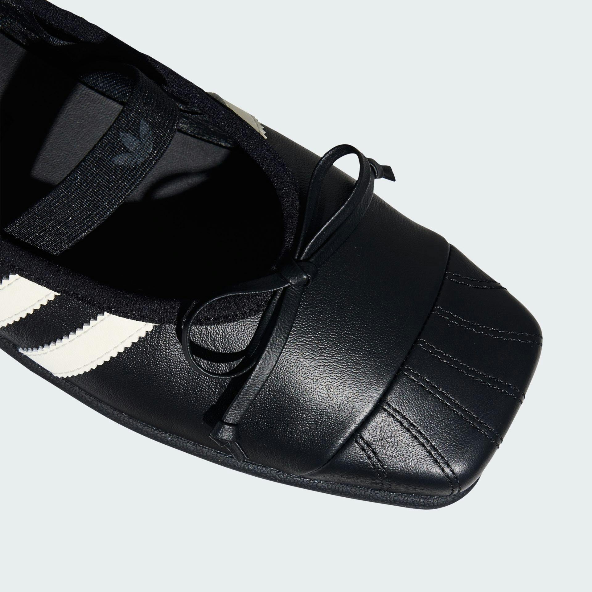 Дженні в adidas Superstar Square Ballet: Справжня Елегантність 2