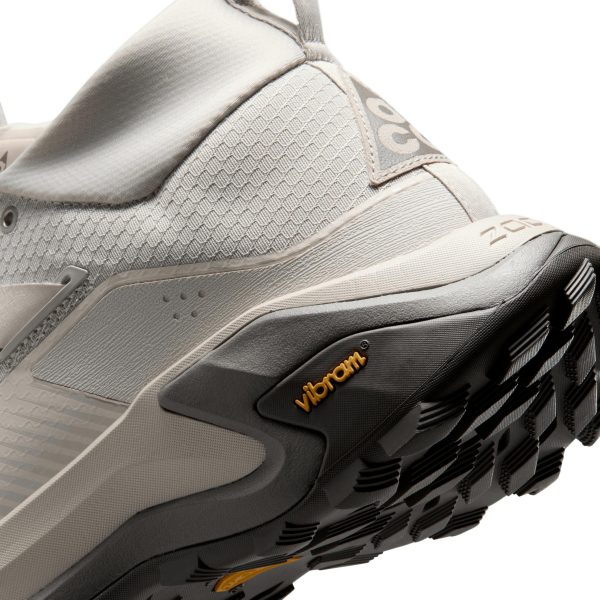 Незбагненна елегантність кремових Nike ACG Zegama: вершина досконалості у світі трекінгового взуття