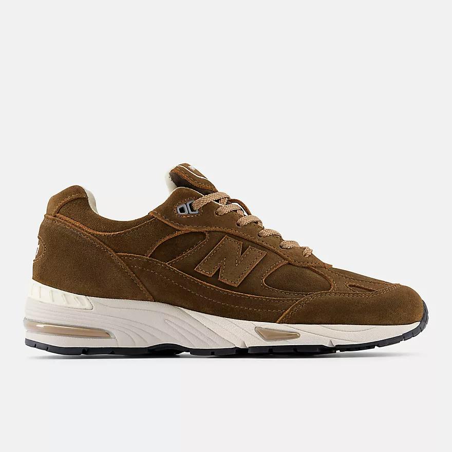 Осінь у кросівках: втілення в New Balance 991 8