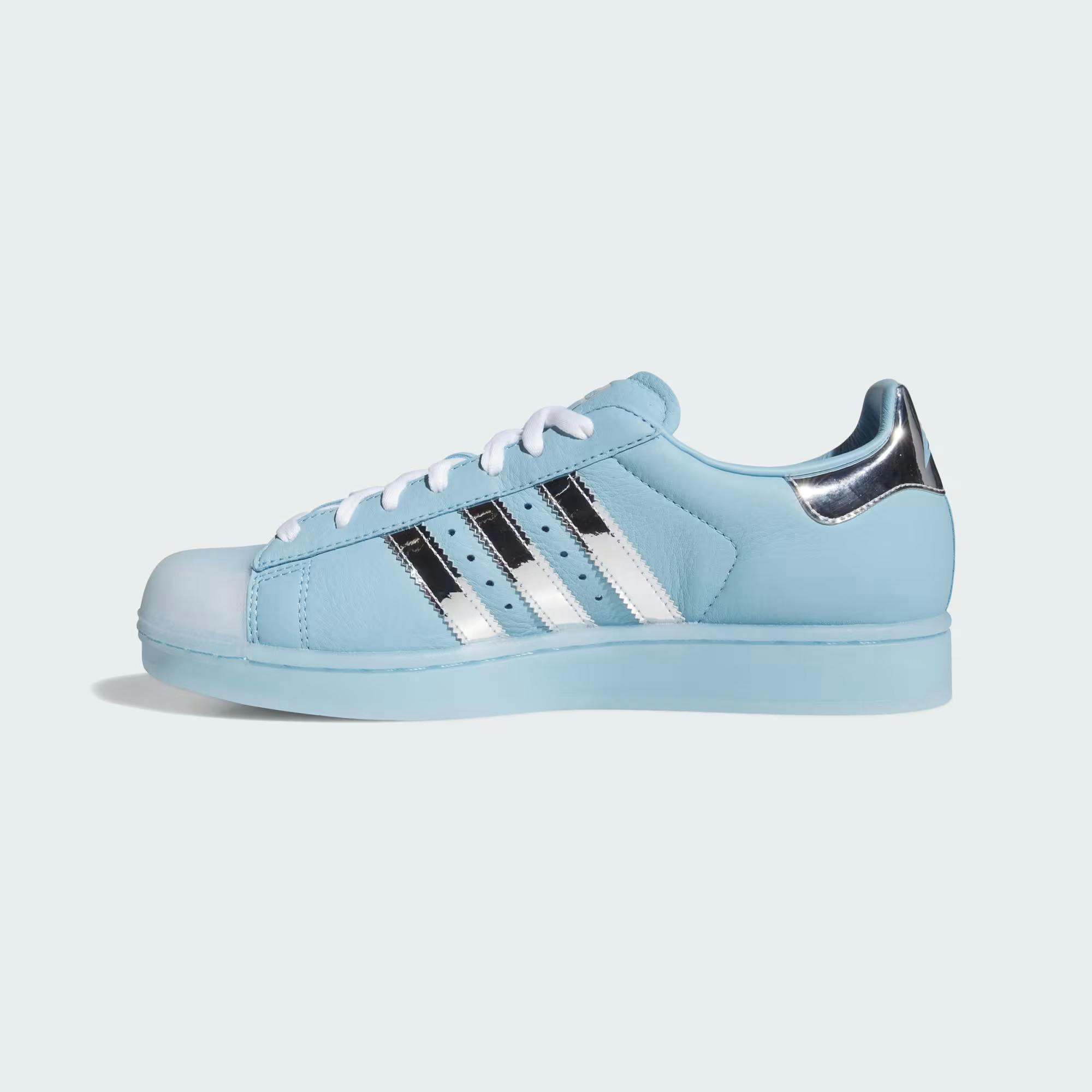 Холоднокровність Антґоні Едвардса в колаборації з adidas Superstar 17 Холоднокровність Антґоні Едвардса в колаборації з adidas Superstar 17