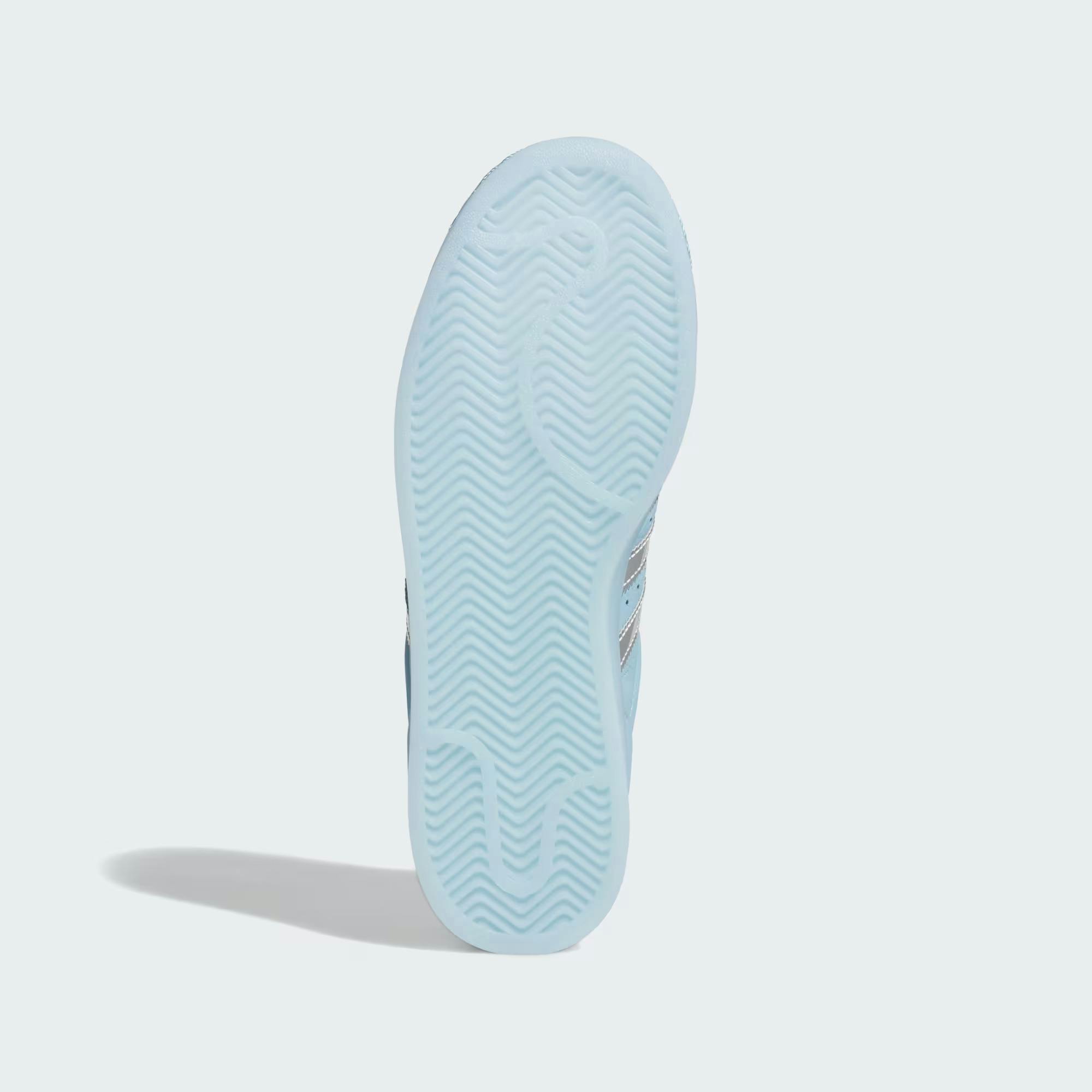 Холоднокровність Антґоні Едвардса в колаборації з adidas Superstar 15 Холоднокровність Антґоні Едвардса в колаборації з adidas Superstar 15