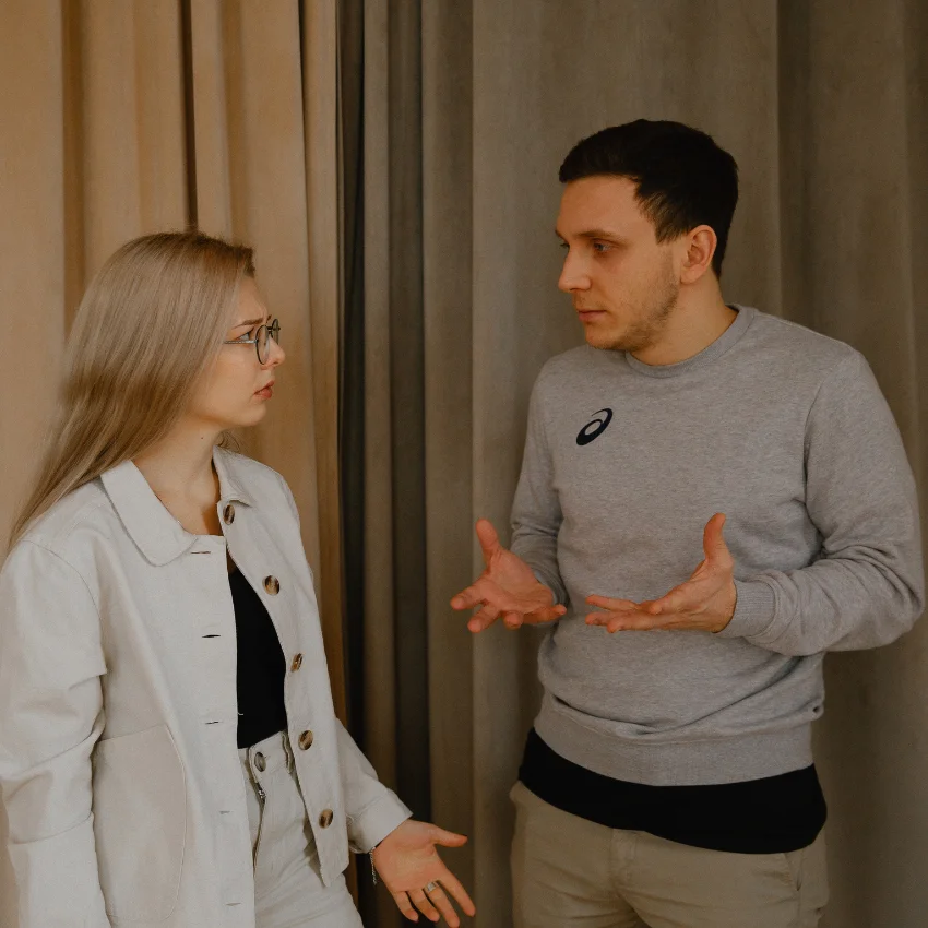 Коли чоловік прагне, щоб ти повірила його словам про себе, тікай від нього найшвидше 6