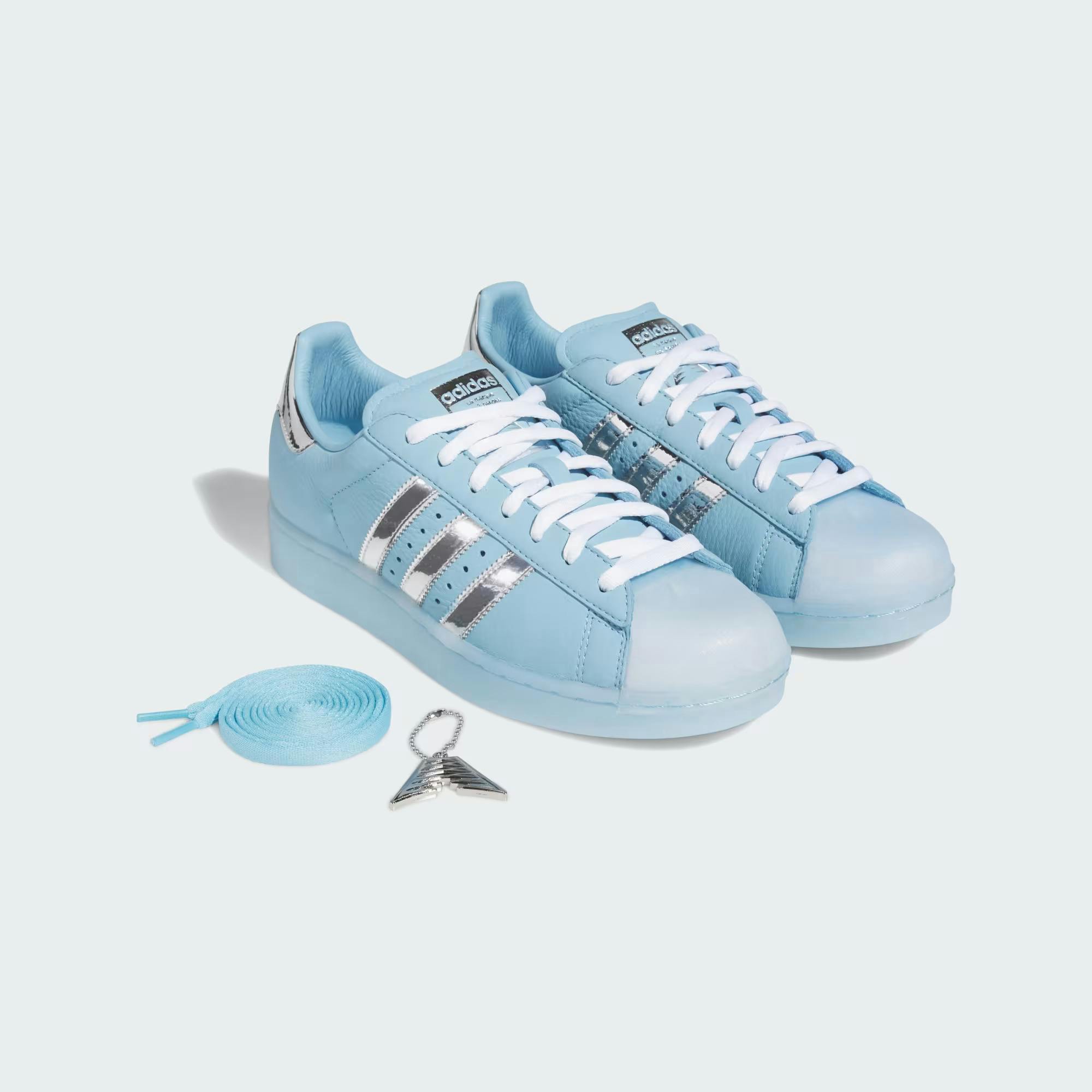 Холоднокровність Антґоні Едвардса в колаборації з adidas Superstar 19 Холоднокровність Антґоні Едвардса в колаборації з adidas Superstar 19