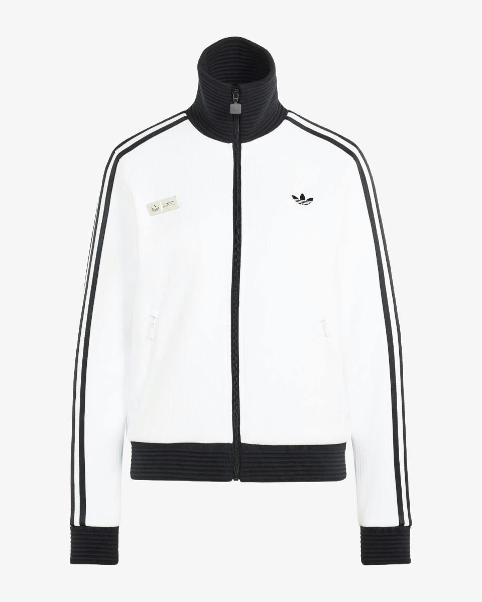Дженні та adidas досконало знають, як оживити класику 19
