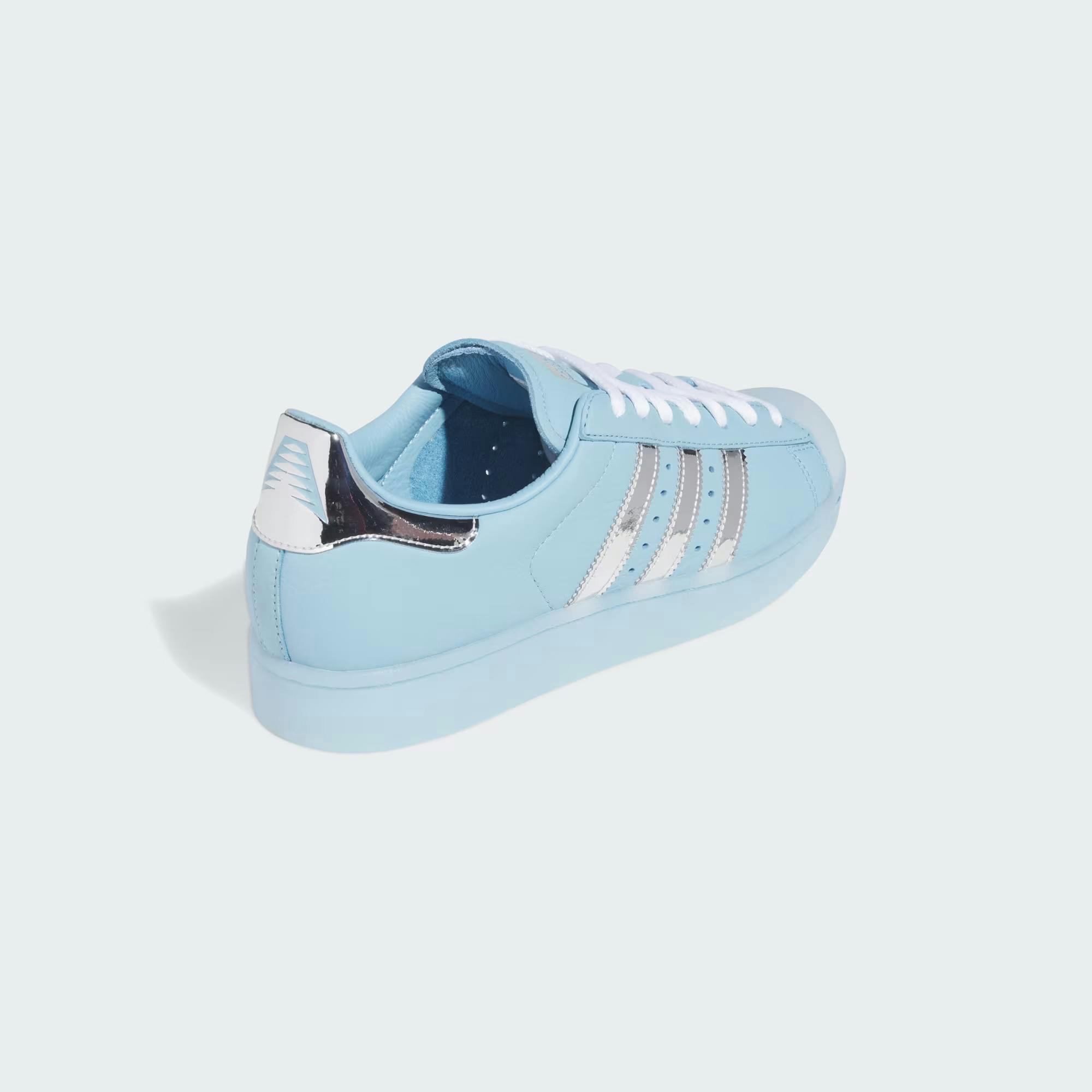 Холоднокровність Антґоні Едвардса в колаборації з adidas Superstar 13 Холоднокровність Антґоні Едвардса в колаборації з adidas Superstar 13