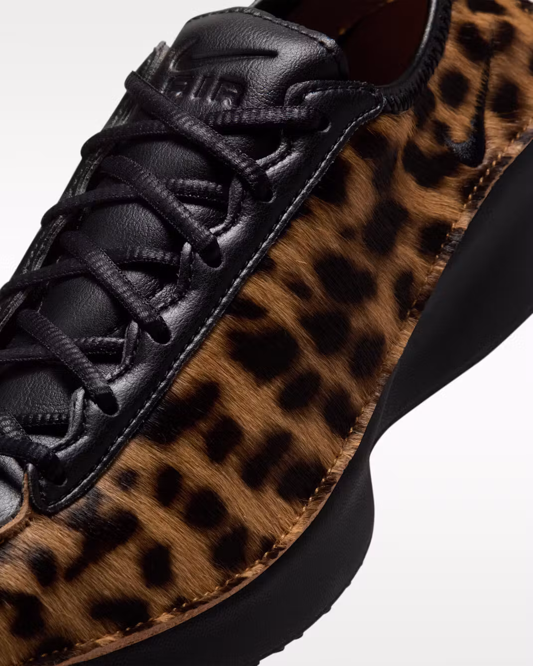 Нестримна дикість кросівок Nike: поза межами цивілізації 4 Нестримна дикість кросівок Nike: поза межами цивілізації 4