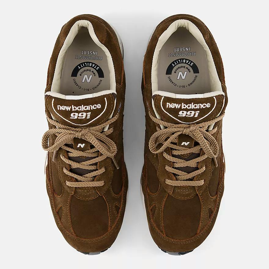 Осінь у кросівках: втілення в New Balance 991 7