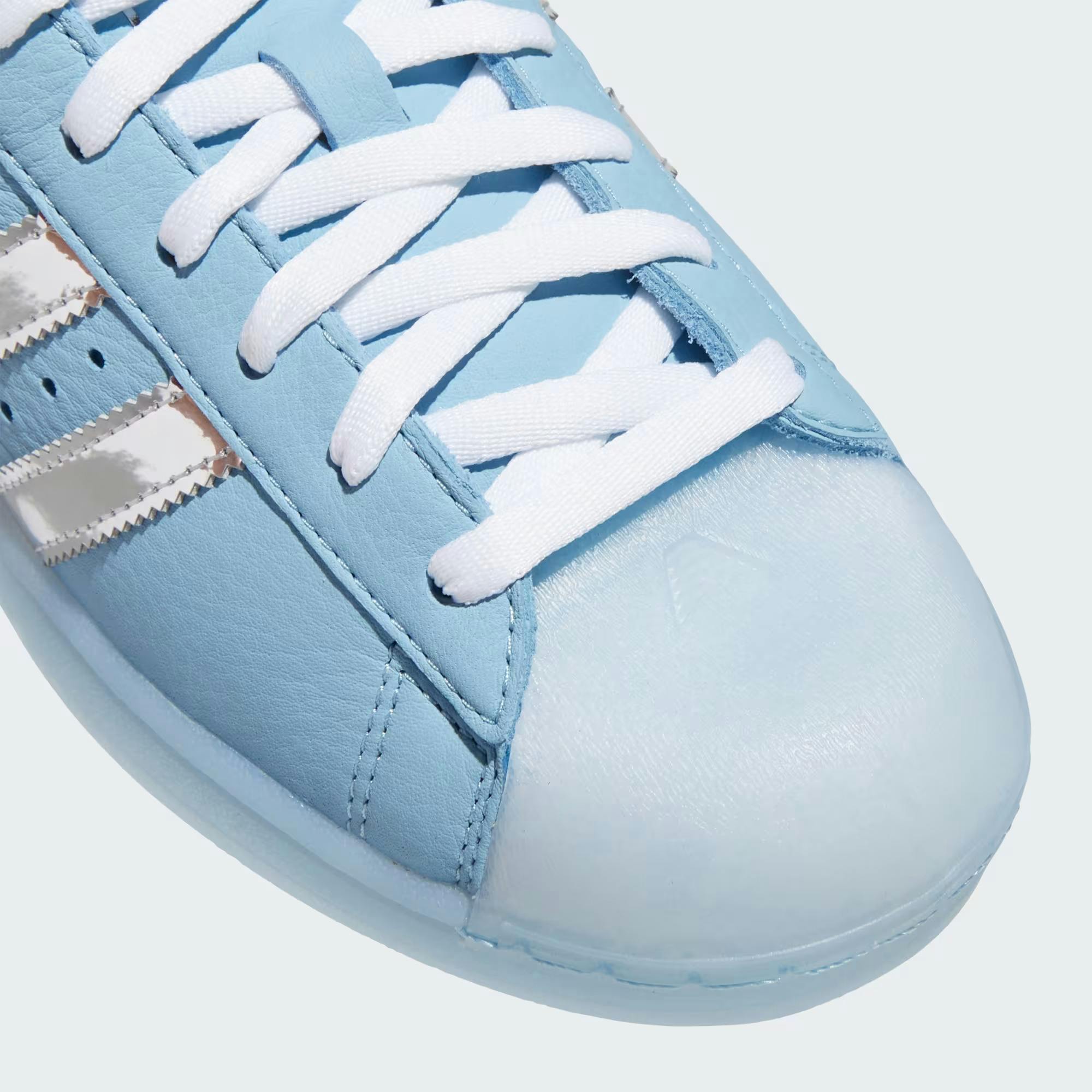 Холоднокровність Антґоні Едвардса в колаборації з adidas Superstar 16 Холоднокровність Антґоні Едвардса в колаборації з adidas Superstar 16